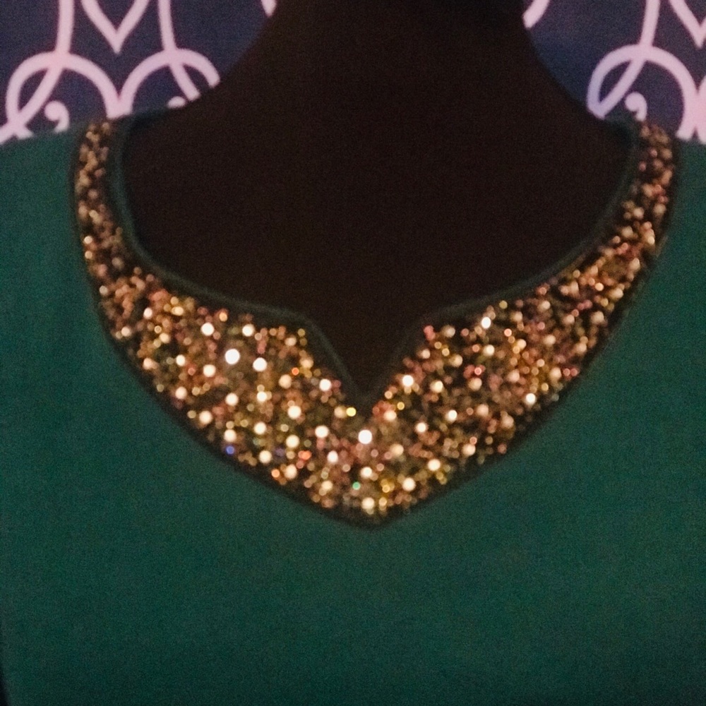 Woman Top - Picture 3 of 7
